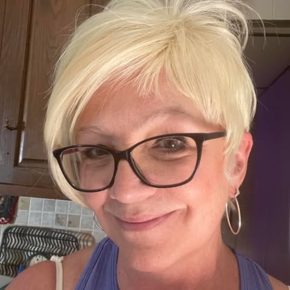Meet your Posher, Cynthia